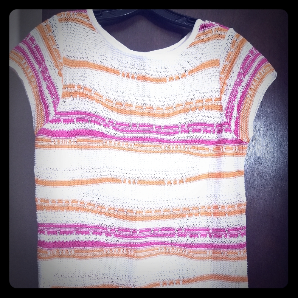 Short sleeve sweater